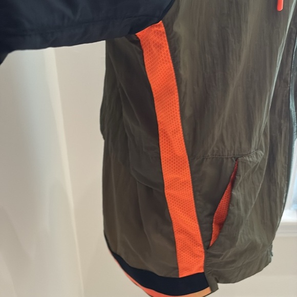 Russell Athletic Green and Black Windbreaker with Hood. Small - Picture 3 of 12